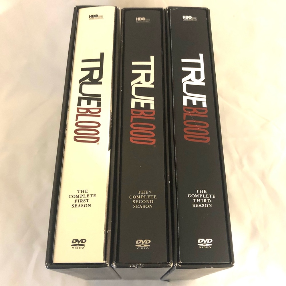 True Blood 3 seasons DVDs - Picture 2 of 6